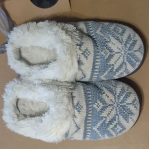 Mukluks slippers